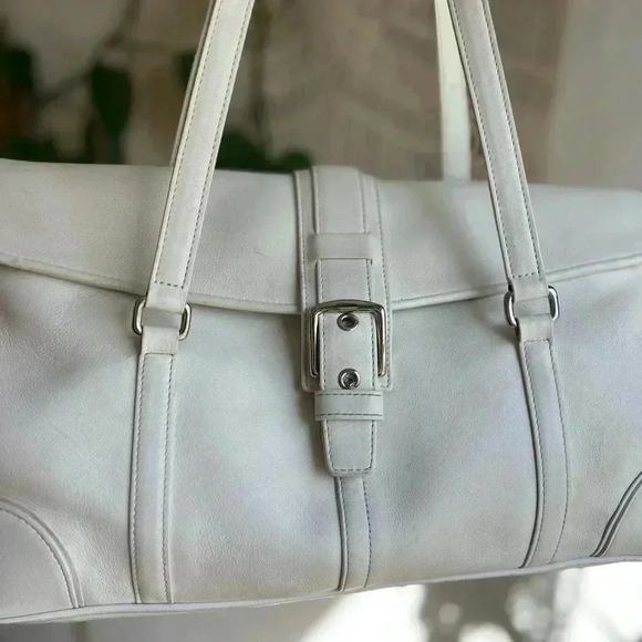 Beautiful Coach Hamptons White Leather Purse - Excellent Condition - Picture 3 of 15